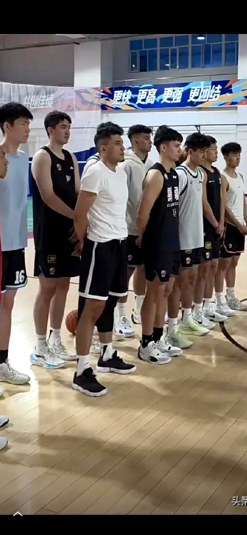 男篮联赛球队阵容和教练团队名单曝光的简单介绍