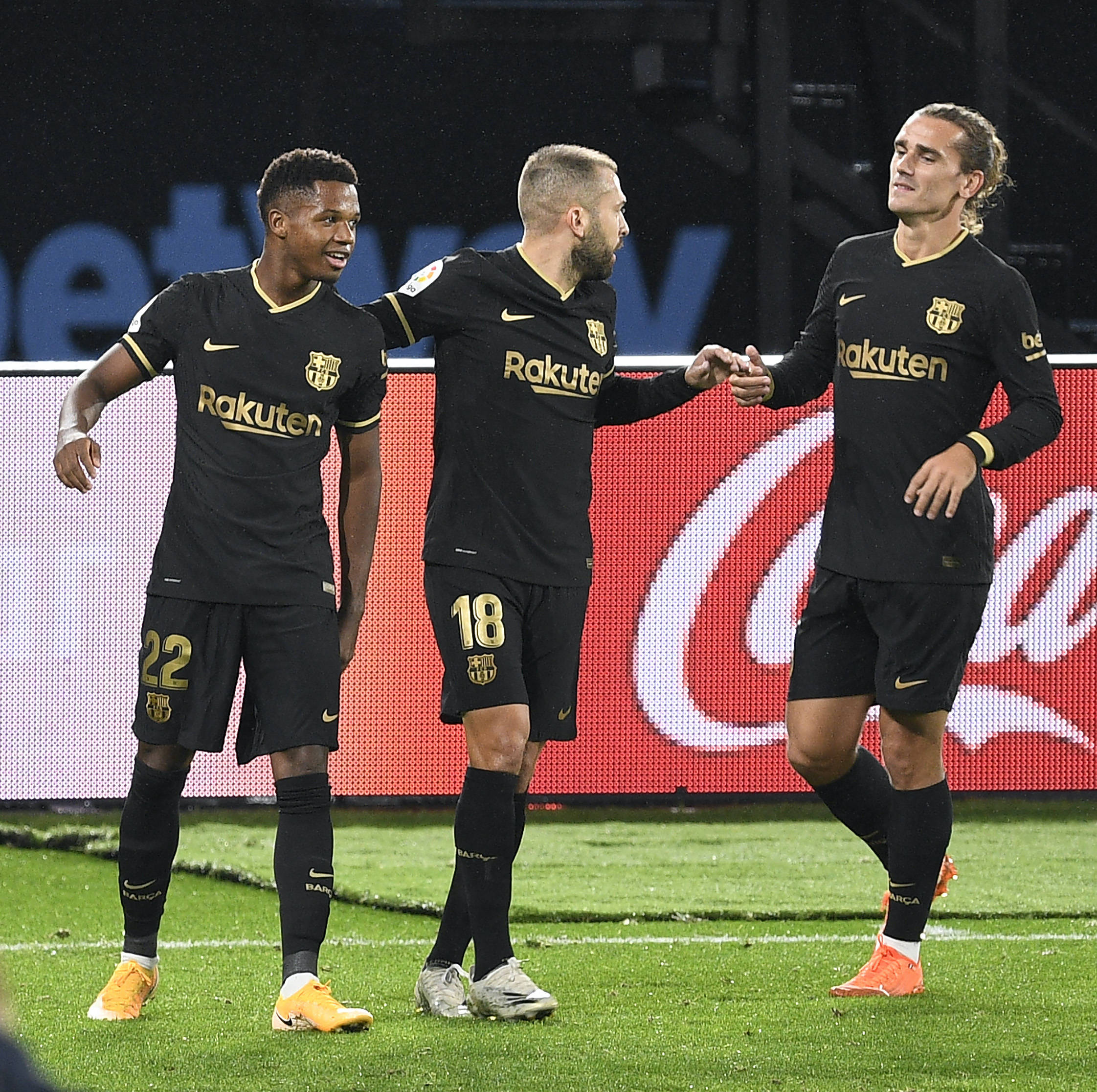 熊猫体育官方网站-欧预赛比赛一触即发，双方彼此拼尽全力