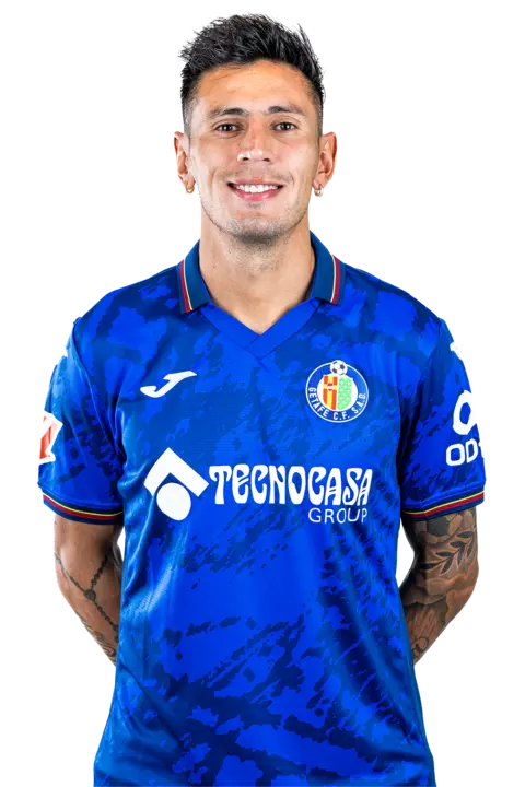 体育赛事直播-赫塔菲年轻后卫表现出色，稳健防守